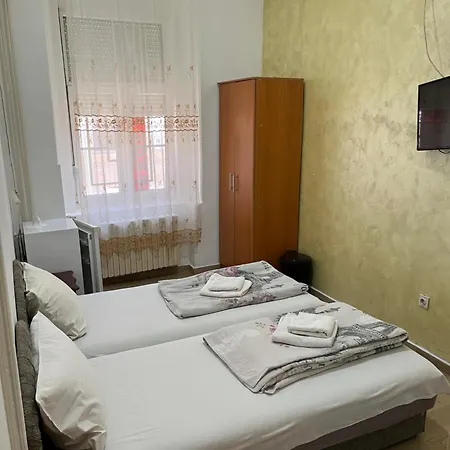 Sobe Sa Sopstvenim Kupatilom Private Bathroom In Center