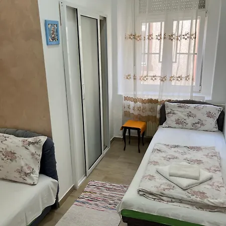 Sobe Sa Sopstvenim Kupatilom Private Bathroom In Center بيت ضيافة