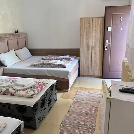 Sobe Sa Sopstvenim Kupatilom Private Bathroom In Center