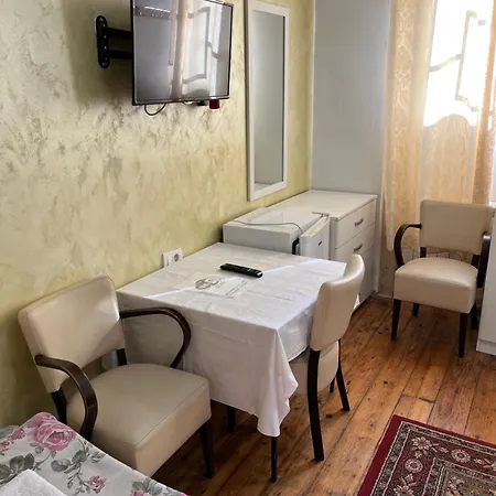 Sobe Sa Sopstvenim Kupatilom Private Bathroom In Center بيت ضيافة *