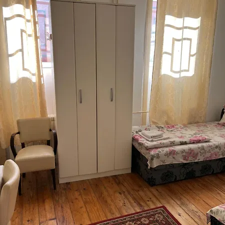 Sobe Sa Sopstvenim Kupatilom Private Bathroom In Center بيت ضيافة