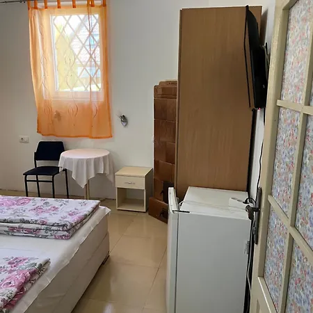 Sobe Sa Sopstvenim Kupatilom Private Bathroom In Center *