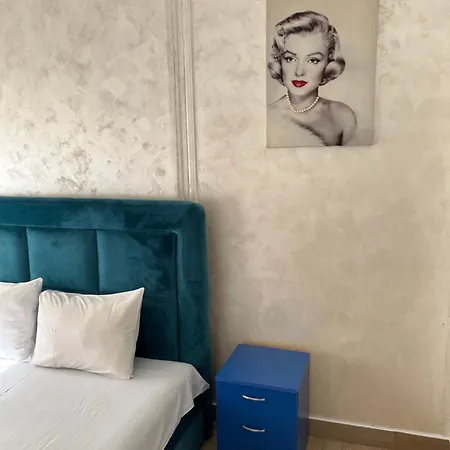 Sobe Sa Sopstvenim Kupatilom Private Bathroom In Center *