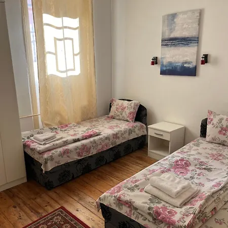 Sobe Sa Sopstvenim Kupatilom Private Bathroom In Center