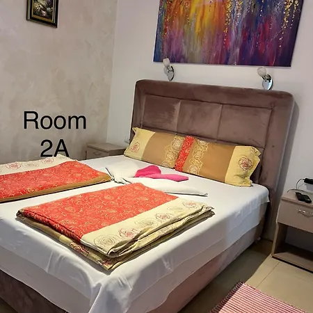 بيت ضيافة Sobe Sa Sopstvenim Kupatilom Private Bathroom In Center نوفي ساد