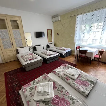 Sobe Sa Sopstvenim Kupatilom Private Bathroom In Center بيت ضيافة *