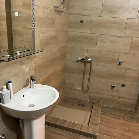Sobe Sa Sopstvenim Kupatilom Private Bathroom In Center نوفي ساد